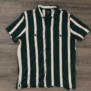 J.Crew dark green and white short-sleeve camp-collar garment-dyed Harbor shirt